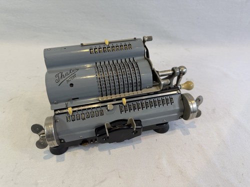 Ancienne machine calculer - ancienne,