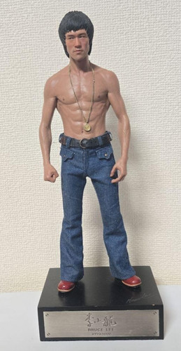 Enterbay bruce lee figure - enterbay,