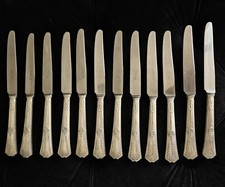 Série de 12 couteaux à
