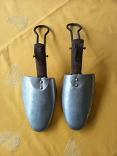 Ancienne paire d’embauchoirs
