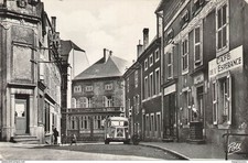 LARGE HUB, CITROEN TUBE TYPE H HY DANS LA RUE LUCIEN FRANCOIS 97027