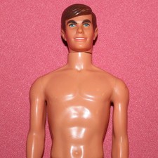 Poupée Ken nu vintage Barbie