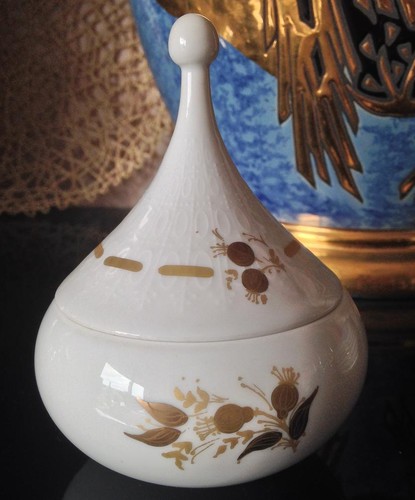Belle boite porcelaine
