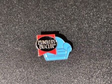 (Z1) VINTAGE ENAMEL BADGE PINS COLLECTION L'UNIVERS DU CUIR CANAPE BLUE