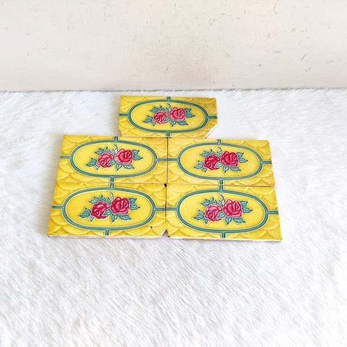 Antique floral relief - en,