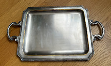 Plateau metal argenté avec