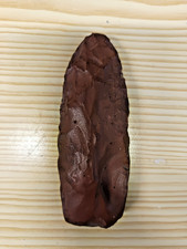 Hache taillée en silex