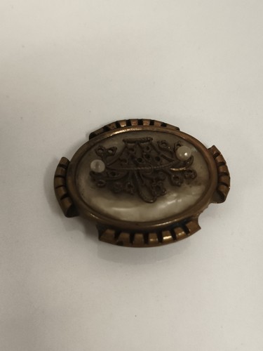 Broche ancienne ovale décor