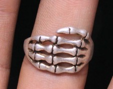 2CM Ancienne Chine Argent Crâne humain Personnes Hand Bague Bagues doigt
