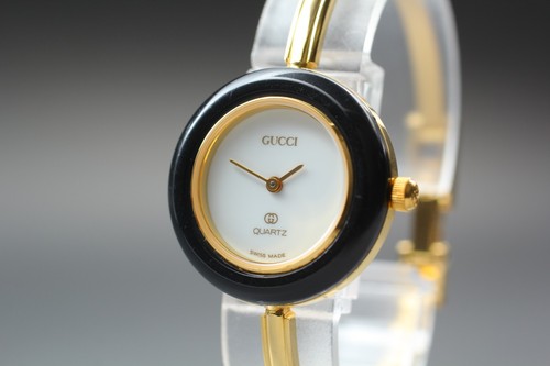 Presque comme neuve montre - comme, neuve]