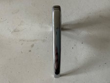 poignée de capot moteur