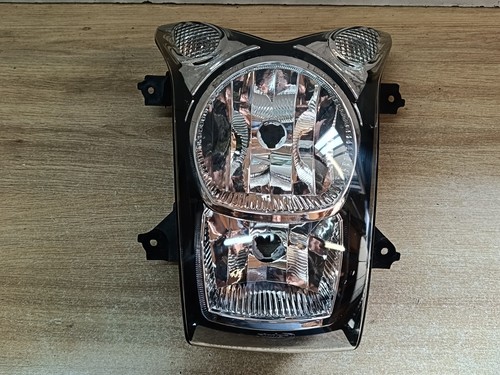 Feu phare optique - un,