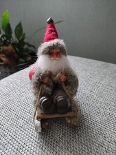PERE NOEL SUR TRAINEAU BOIS