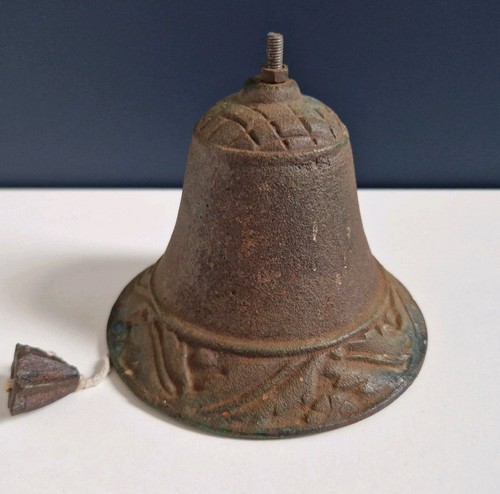 Ancienne cloche fonte de - cloche,