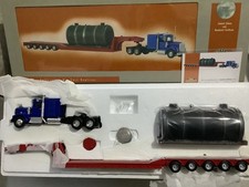 KENWORTH W925 with low loader