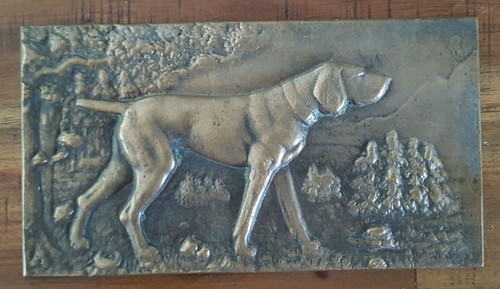 Plaque bronze chien de - -,