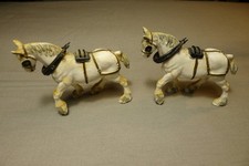 Lot de 2 chevaux pour