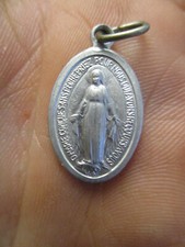ANCIENNE MEDAILLE RELIGIEUSE