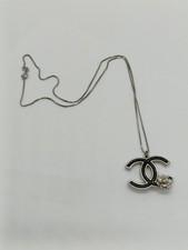 CHANEL Collier pendentif