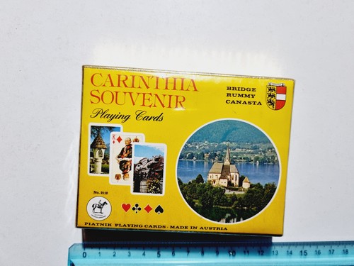 Cartes jouer scellées - À,