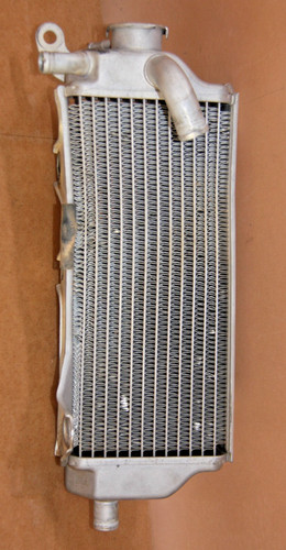 Radiateur droit b3j1246100 - radiateur,