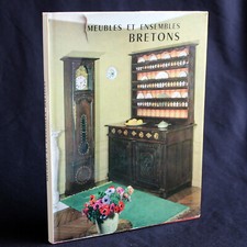 MEUBLES ET ENSEMBLES BRETONS -
