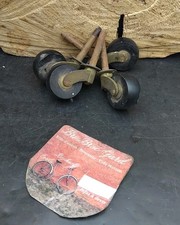 Lot de 4 roulettes anciennes