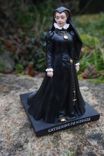 RE0139  FIGURINE STATUETTE