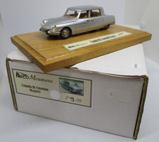 AU833 HECO MINIATURES 1/43 CITROEN DS CHAPRON MAJESTY SILVER ED LIM 9/300 RESIN