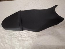 SELLE TRIUMPH STREET TRIPLE