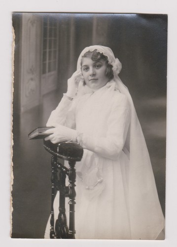 Jeune fille communion - fille, 🎞️