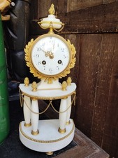 Horloge En Marbre Blanc