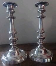 Paire de bougeoirs flambeaux 1900 en bronze argenté avec bobêches Excellent état