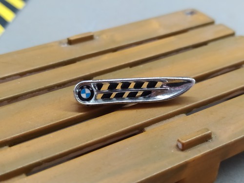 Grille flanc droit bmw - droit,