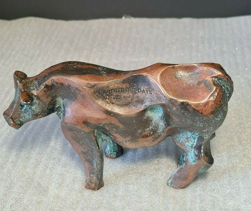 Statuette vache en cuivre - 🔅,