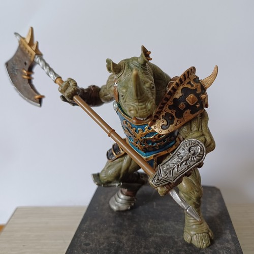 Figurine rhinocéros mutant - rhinocéros,
