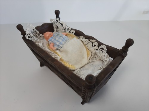 Ancien petit poupon - , son
