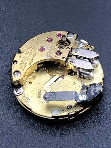 Bulova accutron movement - -,