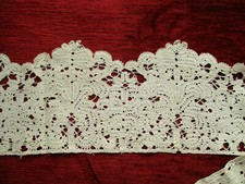 Dentelle fuseaux main ancienne