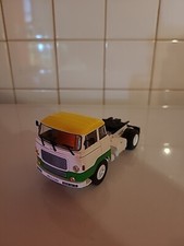 MINIATURE IXO : TRACTEUR SEUL UNIC IZOARD V8 NEUF 1/43