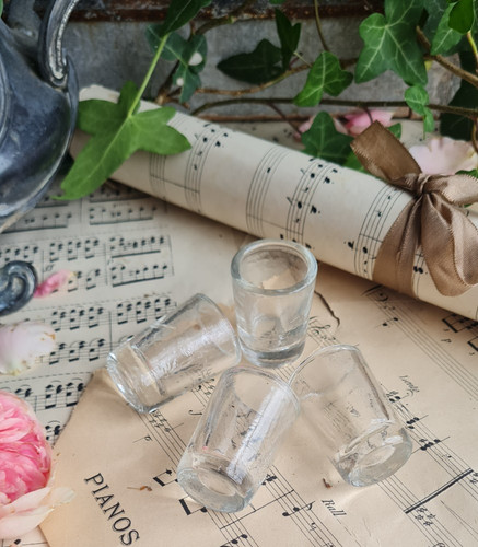 Anciens petits verre - anciens,