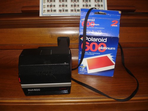 Polaroid 600 land camera - land, camera,