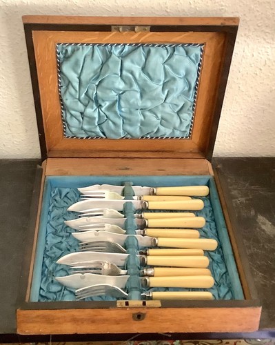 Large box fish - box, cutlery