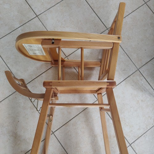 Chaise haute bébé - chaise,