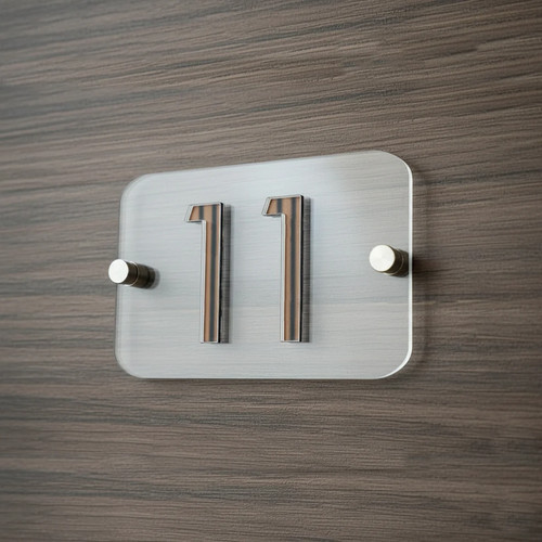 Plaque avec numéro - civique, en
