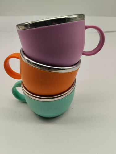Lot petites tasses à - de, 3