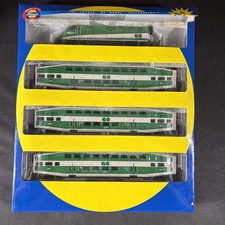 GO TRANSIT COMMUTER TRAIN SET