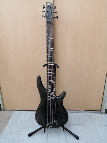 Guitare basse électrique