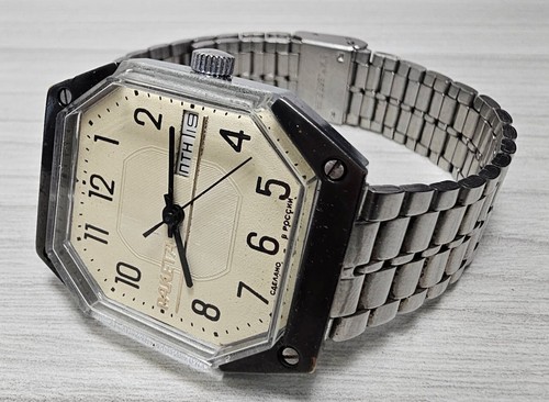 Montre bracelet russe - montre-bracelet,