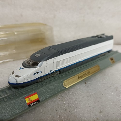 Atlas trains scale - trains,